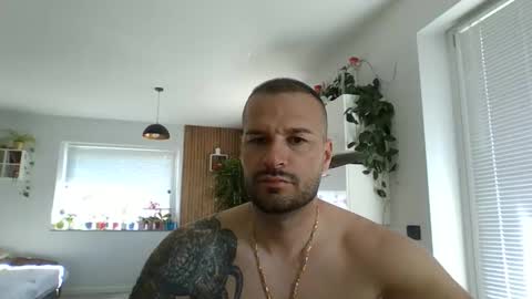 rey ale84 online show from April 7, 1:33 pm