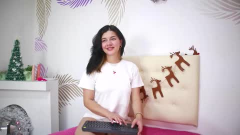 alexia_clark7 online show from December 14, 3:23 am