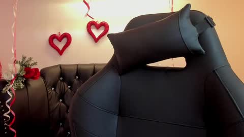 Alexiaa  Online 1430 to 2100 GMT-5 online show from February 12, 9:20 am