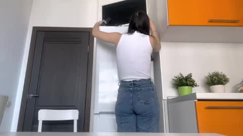 Snapshot of alexiaficke chatting on April 11, 10:30 am Emila online show from April 11, 10:30 am