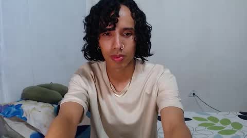 Snapshot of alexis21_ chatting on December 21, 8:21 am Alexis online show from December 21, 8:21 am