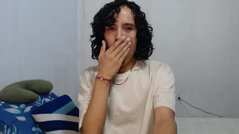 Snapshot of alexis21_ chatting on February 14, 9:28 am Alexis online show from February 14, 9:28 am