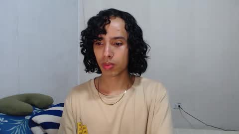 Snapshot of alexis21_ chatting on February 24, 11:19 am Alexis online show from February 24, 11:19 am