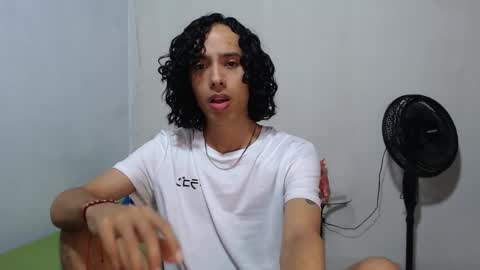 Snapshot of alexis21_ chatting on March 3, 6:47 pm Alexis online show from March 3, 6:47 pm