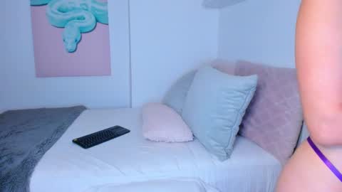 Alexiis 3 online show from February 15, 12:37 am