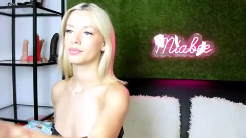 Snapshot of alexisbanx chatting on July 15, 6:02 pm alexisbanx online show from July 15, 6:02 pm