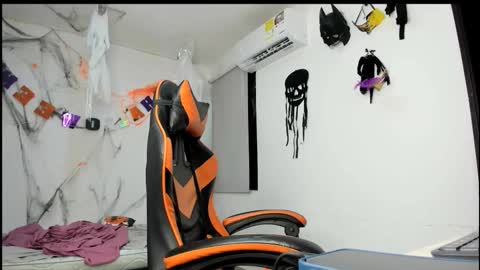 ALEXJ BLACK online show from November 2, 5:15 pm