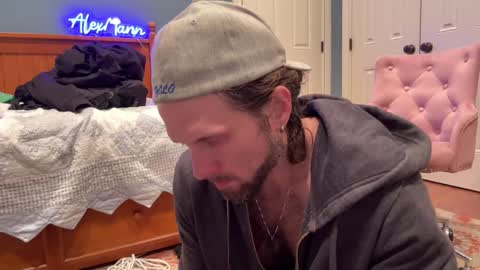 Alex Mann online show from December 4, 2:42 am