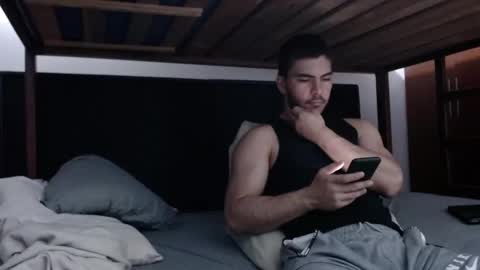 Snapshot of alexsb1998 chatting on February 4, 4:48 am alexsb1998 online show from February 4, 4:48 am