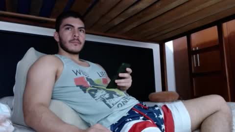 Snapshot of alexsb1998 chatting on February 12, 9:52 am alexsb1998 online show from February 12, 9:52 am