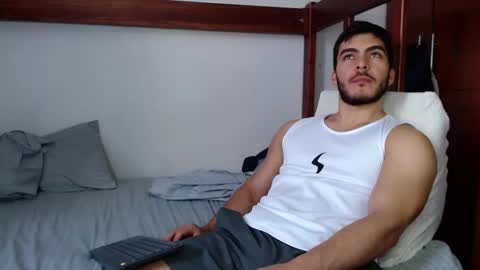 Snapshot of alexsb1998 chatting on February 25, 4:27 pm alexsb1998 online show from February 25, 4:27 pm