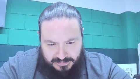 Snapshot of alextambet chatting on January 6, 9:50 pm alextambet online show from January 6, 9:50 pm