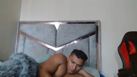 alex y luisa online show from March 31, 2:50 pm