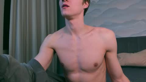 Snapshot of alexwexfor chatting on February 7, 6:22 pm Alex YOUR DREAM BOY online show from February 7, 6:22 pm