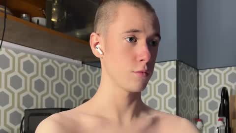 Snapshot of alexwos chatting on December 12, 9:04 pm Alex online show from December 12, 9:04 pm