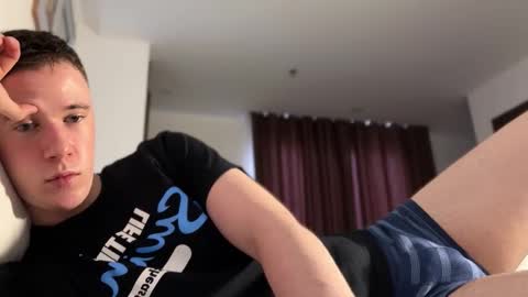 Snapshot of alexwos chatting on February 3, 6:51 am Alex online show from February 3, 6:51 am