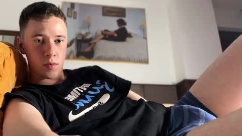 Snapshot of alexwos chatting on February 10, 8:29 am Alex online show from February 10, 8:29 am