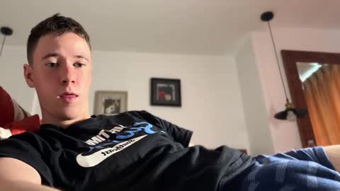 Snapshot of alexwos chatting on February 14, 6:32 am Alex online show from February 14, 6:32 am