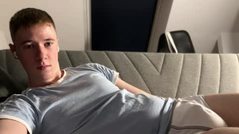 Snapshot of alexwos chatting on April 10, 6:01 pm Alex online show from April 10, 6:01 pm