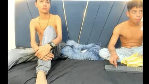 alexx_cum18 online show from May 9, 11:26 am