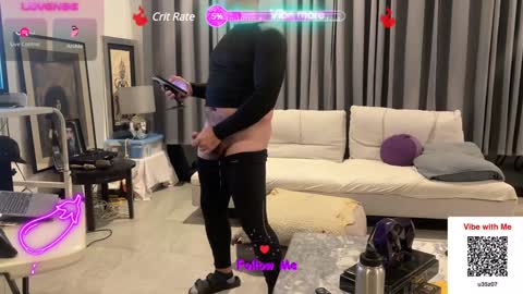 Snapshot of alexx_loraxx chatting on December 3, 7:21 am Ivan Drago online show from December 3, 7:21 am