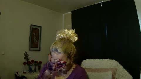 Snapshot of alexxa_mistress chatting on February 19, 11:28 am Jhoa online show from February 19, 11:28 am