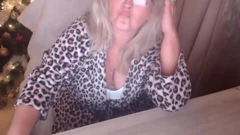 Snapshot of alexxa_mistress chatting on December 1, 1:10 am Jhoa online show from December 1, 1:10 am
