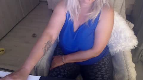 Snapshot of alexxa_mistress chatting on May 12, 7:00 pm Jhoa online show from May 12, 7:00 pm