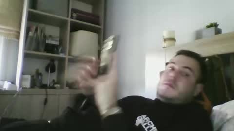 Snapshot of alexxro20 chatting on February 18, 12:23 pm alexxro20 online show from February 18, 12:23 pm