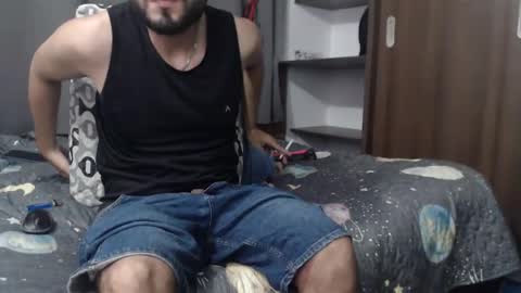 Snapshot of alexxx1106 chatting on December 10, 8:19 am alexxx1106 online show from December 10, 8:19 am