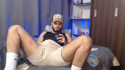 Snapshot of alexxx1106 chatting on December 20, 7:22 am alexxx1106 online show from December 20, 7:22 am