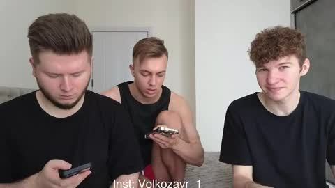 Snapshot of alexxx_d chatting on April 28, 8:30 am AlexDimaIgor online show from April 28, 8:30 am