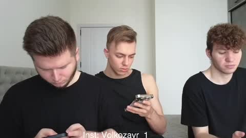 Snapshot of alexxx_d chatting on May 3, 8:31 am AlexDimaIgor online show from May 3, 8:31 am