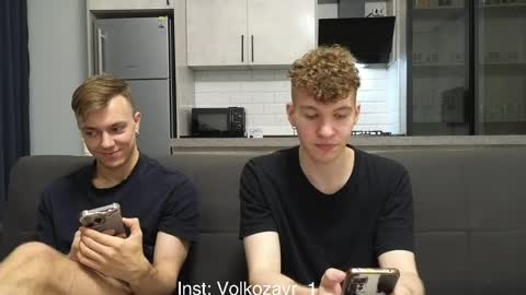 Snapshot of alexxx_d chatting on May 5, 8:50 pm AlexDimaIgor online show from May 5, 8:50 pm