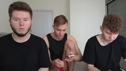 Snapshot of alexxx_d chatting on May 12, 8:22 am AlexDimaIgor online show from May 12, 8:22 am