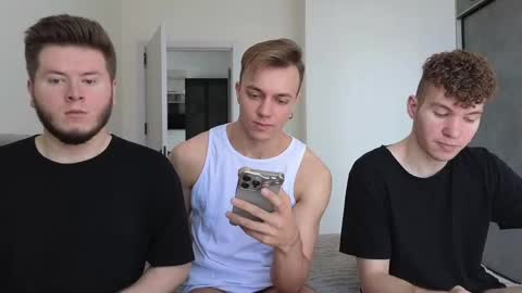 Snapshot of alexxx_d chatting on May 13, 8:34 am AlexDimaIgor online show from May 13, 8:34 am