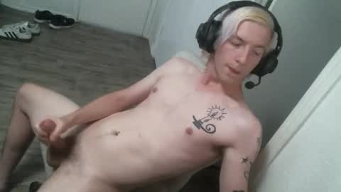 Alexxxmic online show from November 3, 4:30 pm