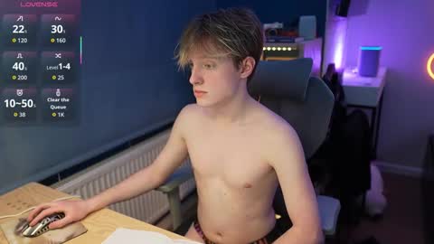 Snapshot of alexycutie chatting on February 8, 6:00 pm Alexycutie online show from February 8, 6:00 pm