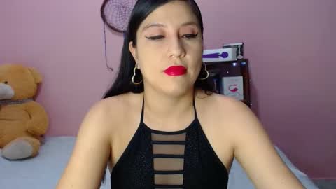 Snapshot of ali_squirt chatting on December 6, 11:22 am alixia online show from December 6, 11:22 am