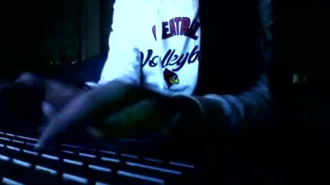 Snapshot of ali_tayler chatting on December 16, 10:59 pm ali_tayler online show from December 16, 10:59 pm