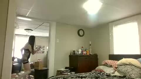 Snapshot of ali_tayler chatting on February 17, 4:24 pm ali_tayler online show from February 17, 4:24 pm