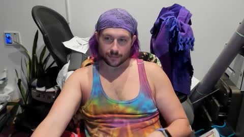 Snapshot of alibastersword chatting on December 4, 2:43 am Luke online show from December 4, 2:43 am