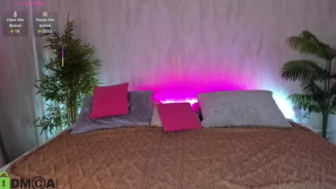 alic_black online show from November 6, 12:22 am