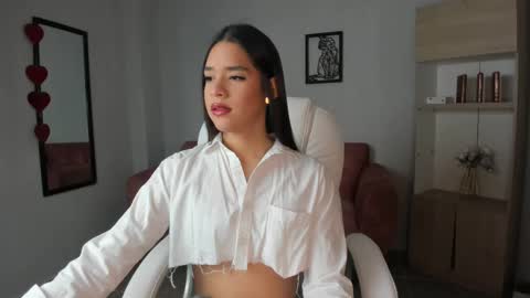 Snapshot of alice23jones chatting on March 11, 12:39 pm Alice online show from March 11, 12:39 pm