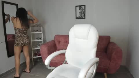 Snapshot of alice23jones chatting on October 9, 4:27 pm Alice online show from October 9, 4:27 pm