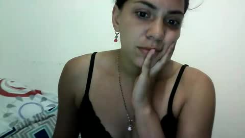 alice327834 online show from June 1, 9:49 pm