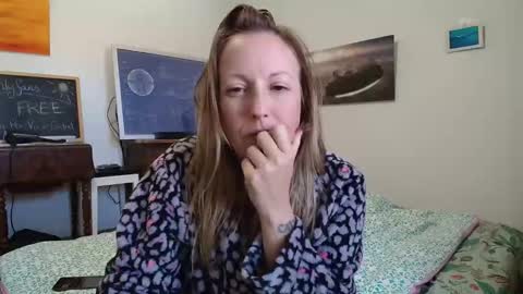 Alice online show from October 6, 8:34 am