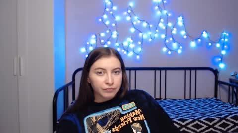 Snapshot of alice_________________________ chatting on December 4, 7:23 pm Alice online show from December 4, 7:23 pm