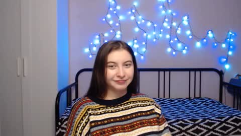 Snapshot of alice_________________________ chatting on December 8, 3:32 am Alice online show from December 8, 3:32 am