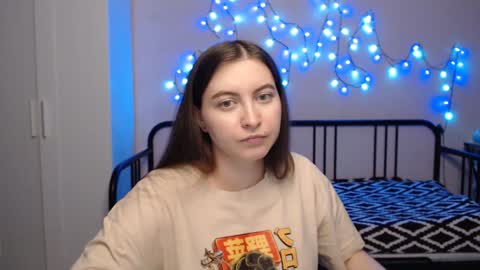 Snapshot of alice_________________________ chatting on December 15, 7:10 pm Alice online show from December 15, 7:10 pm